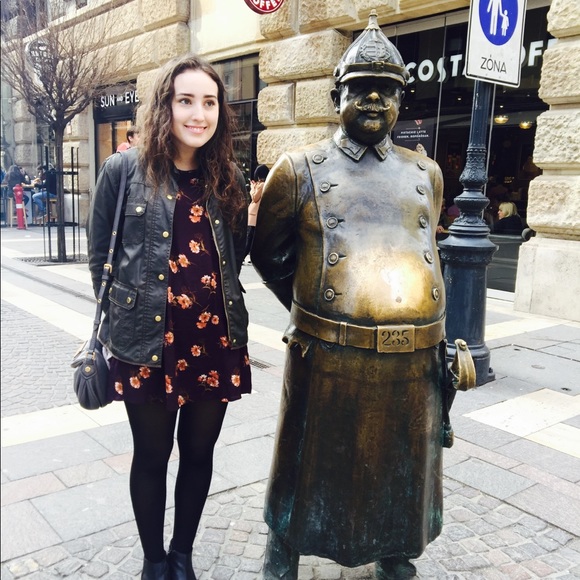 Meet your Posher, Emily - Picture 6 of 6